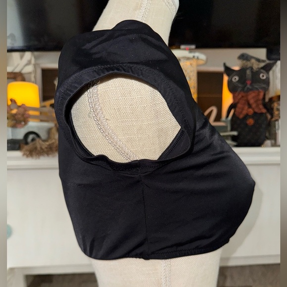 🖤🔥Victoria’s Secret black swim top purchased and never worn. Sz. L NWOT🖤🔥 - Picture 3 of 9